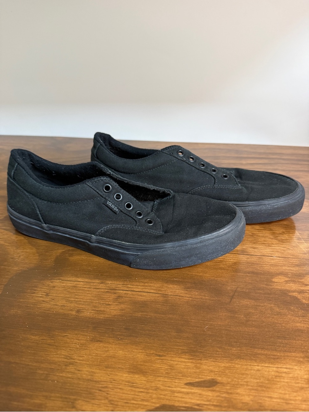 Men’s Black Vans No Laces